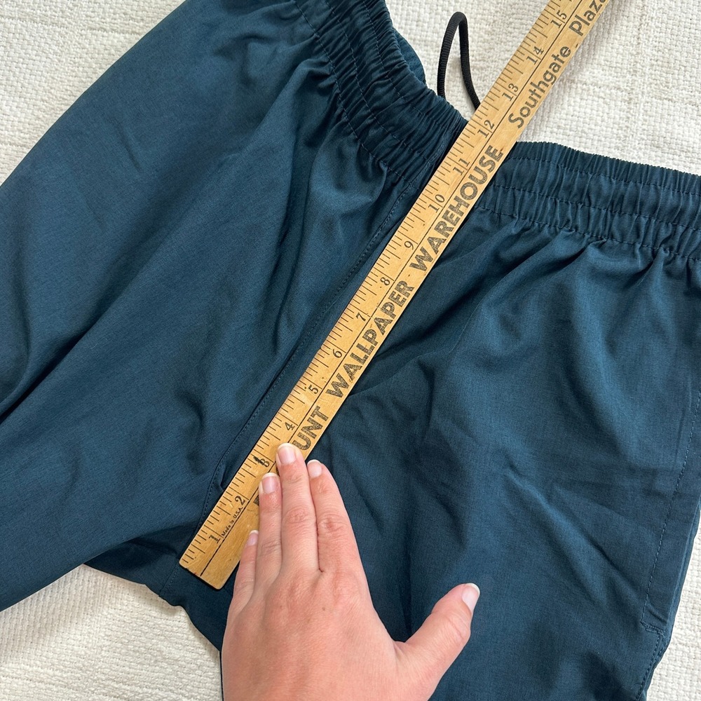 Leg3nd Athletic Running Shorts Medium Teal Blue Zipper Pocket Performance Gym - Picture 10 of 10